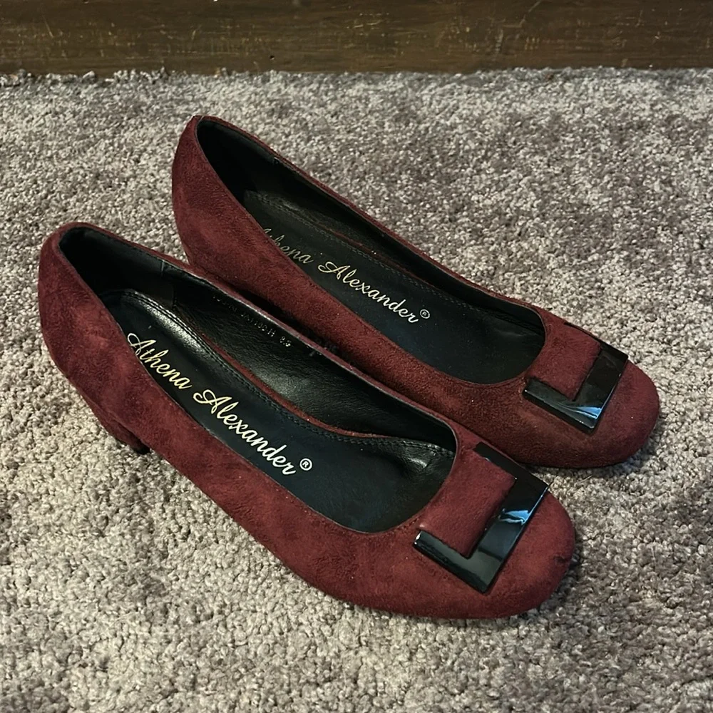 Athena Alexander Kapri size 8.5 Slip On Pump w/Buckle Detail 2